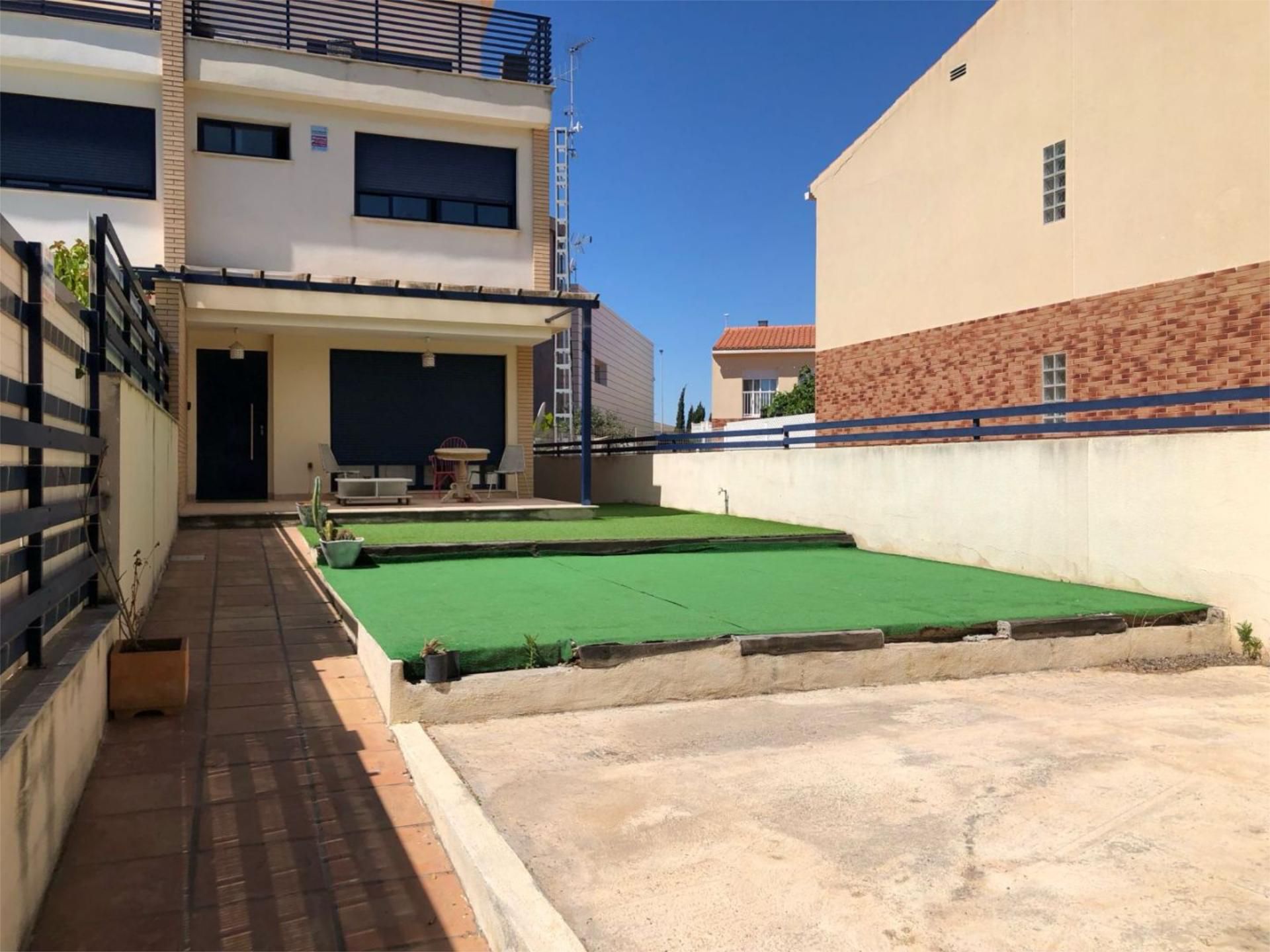 Vista exterior de Casa o xalet de lloguer en Burriana / Borriana amb Aire condicionat, Calefacció i Jardí privat