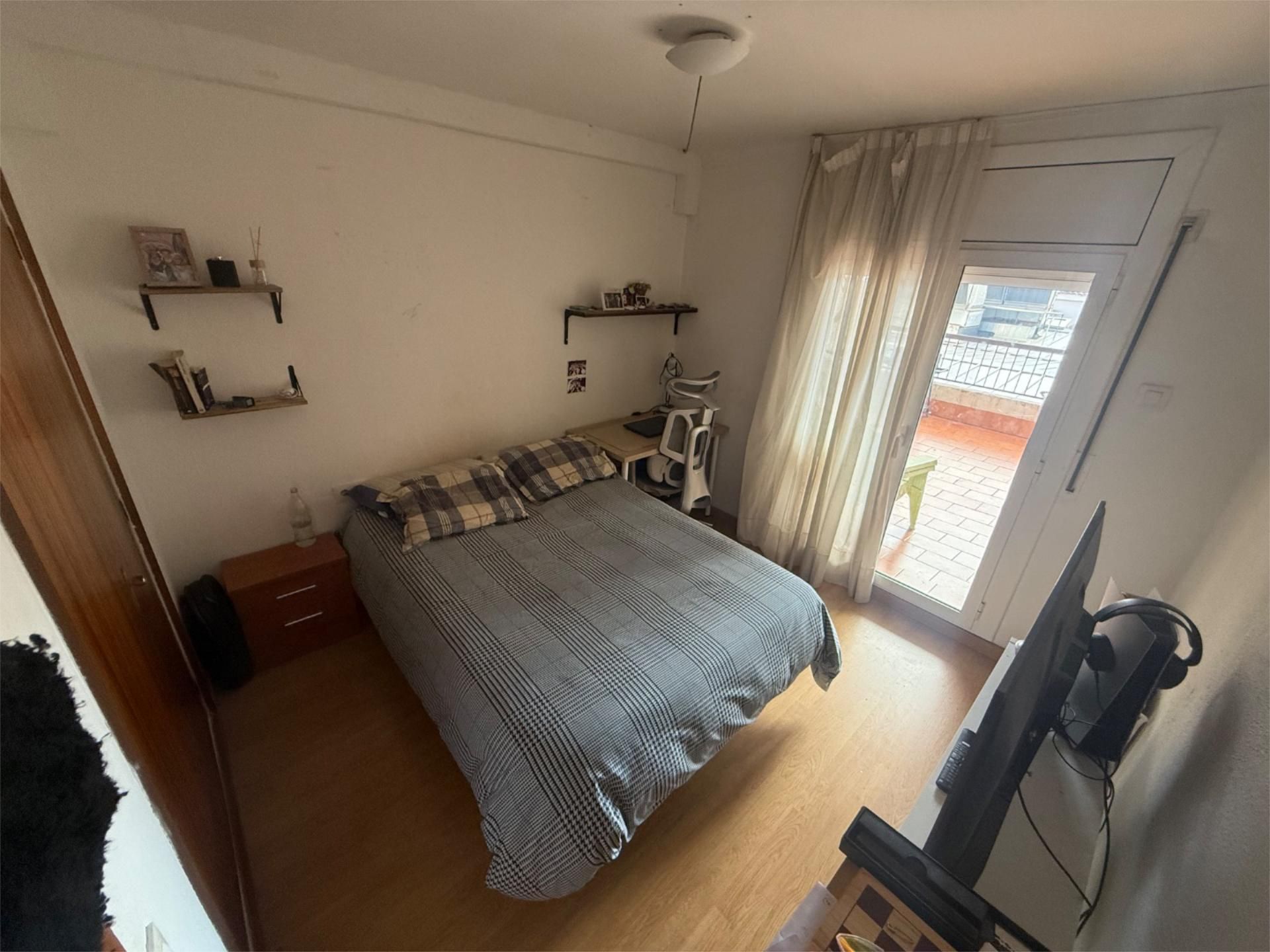 Dormitori de Pis per a compartir en Girona Capital amb Aire condicionat, Calefacció i Parquet