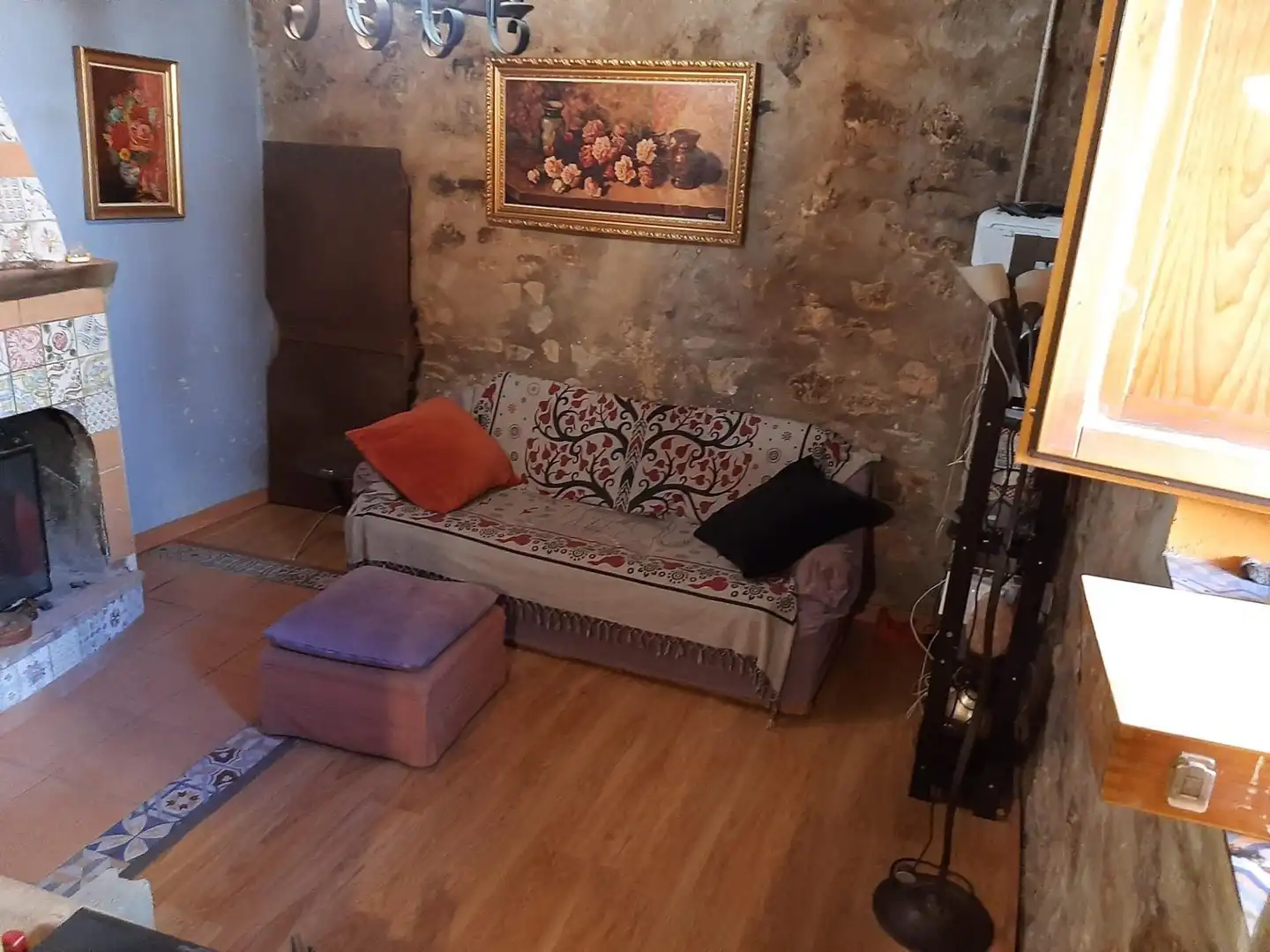 Casa o chalet en venta en Carrer Pla de la Bassa, 29, Forès Sala de estar de Casa o chalet en venta en Forès con Jardín privado, Parquet y Amueblado