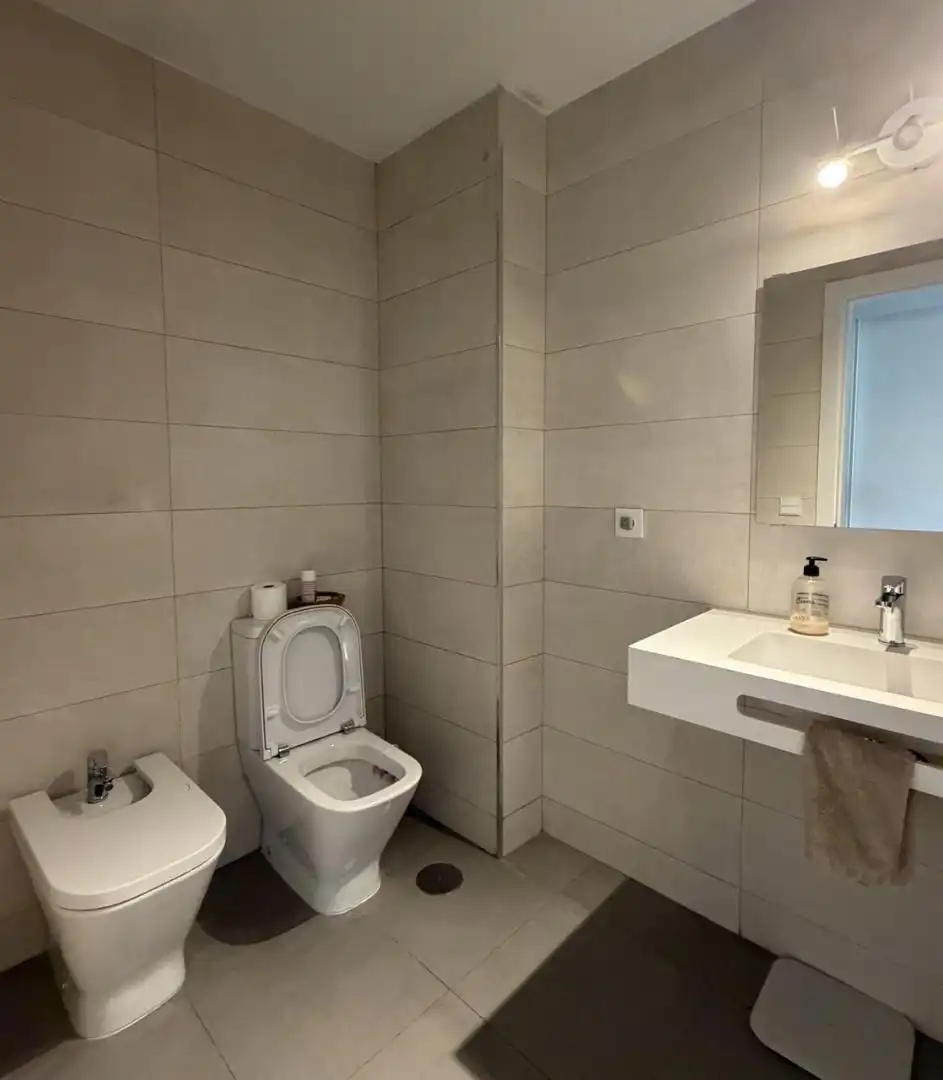 Badezimmer von Wohnung zum Verkauf in Málaga mit Klimaanlage, Heizung und Privatgarten