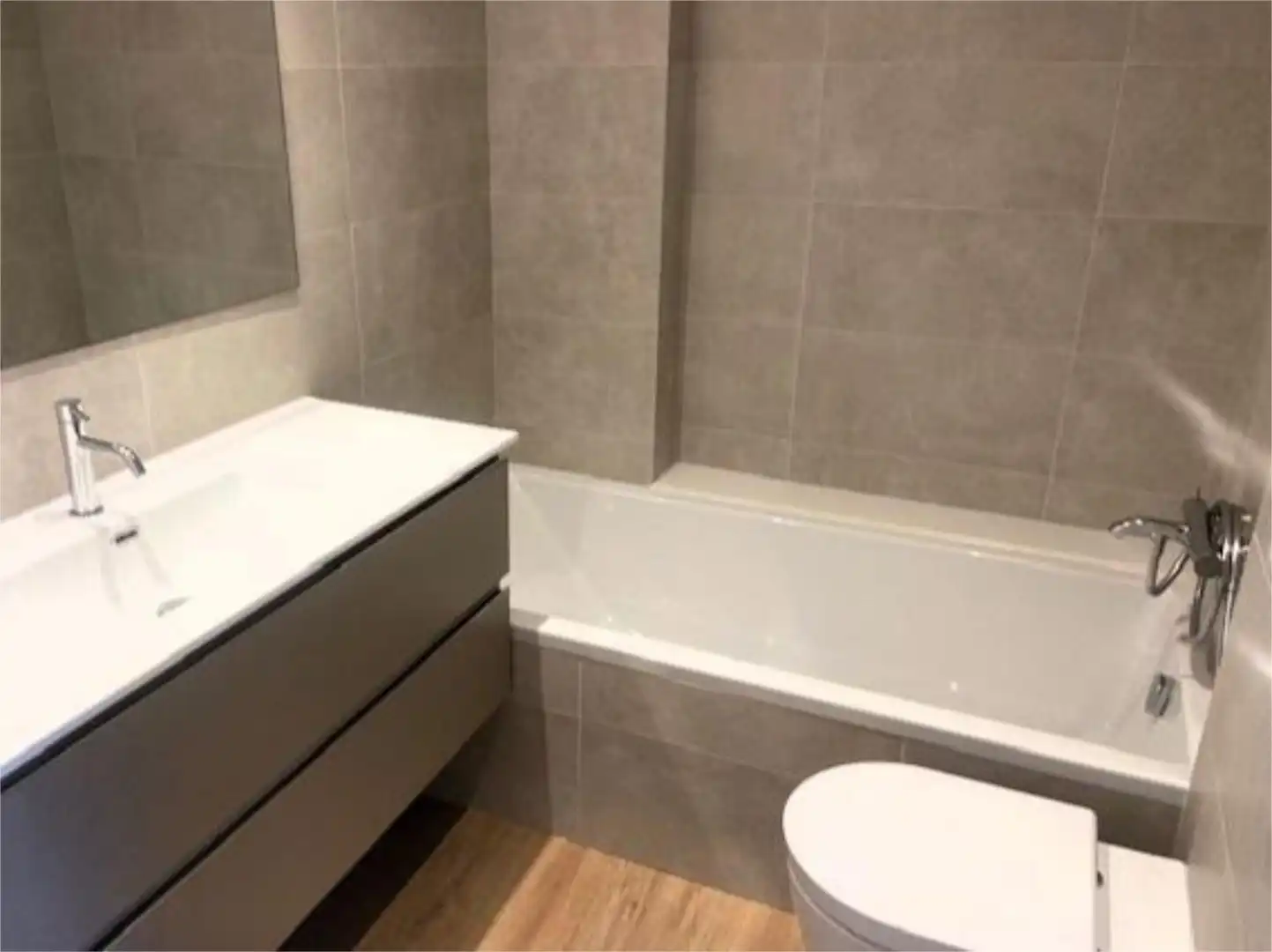 Wohnung zum Verkauf in Carrer de Ponent, 66, Gorg Badezimmer von Wohnung zum Verkauf in Badalona mit Klimaanlage