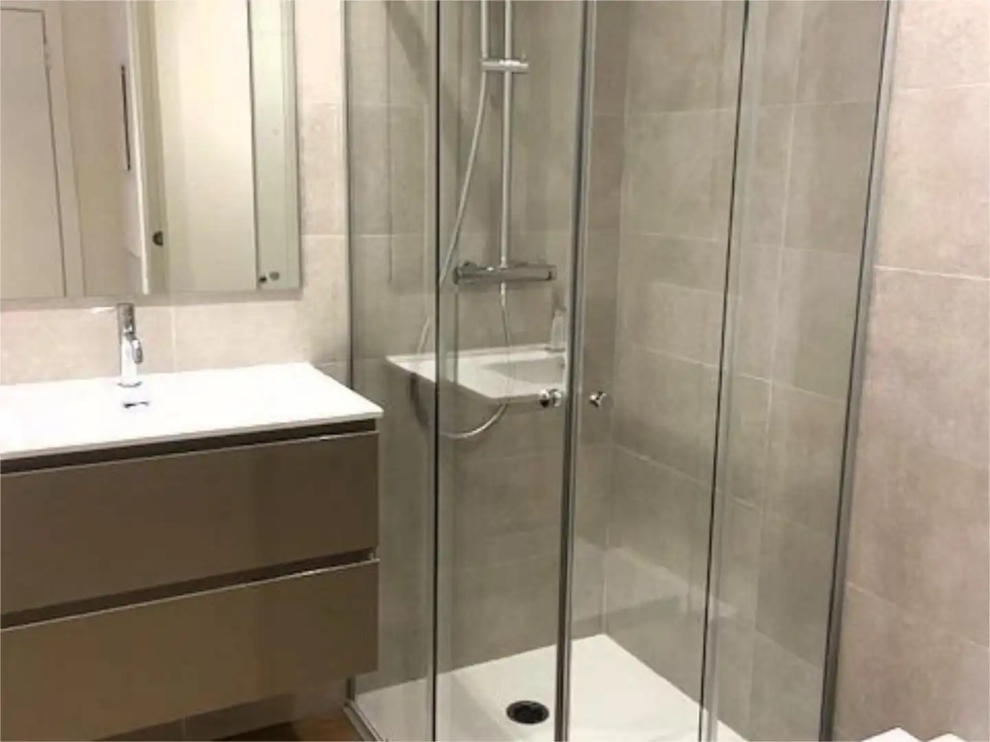 Wohnung zum Verkauf in Carrer de Ponent, 66, Gorg Badezimmer von Wohnung zum Verkauf in Badalona mit Klimaanlage