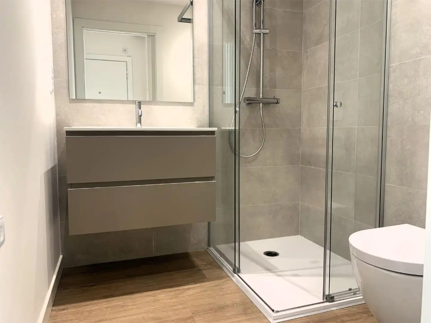 Wohnung zum Verkauf in Carrer de Ponent, 66, Gorg Badezimmer von Wohnung zum Verkauf in Badalona mit Klimaanlage