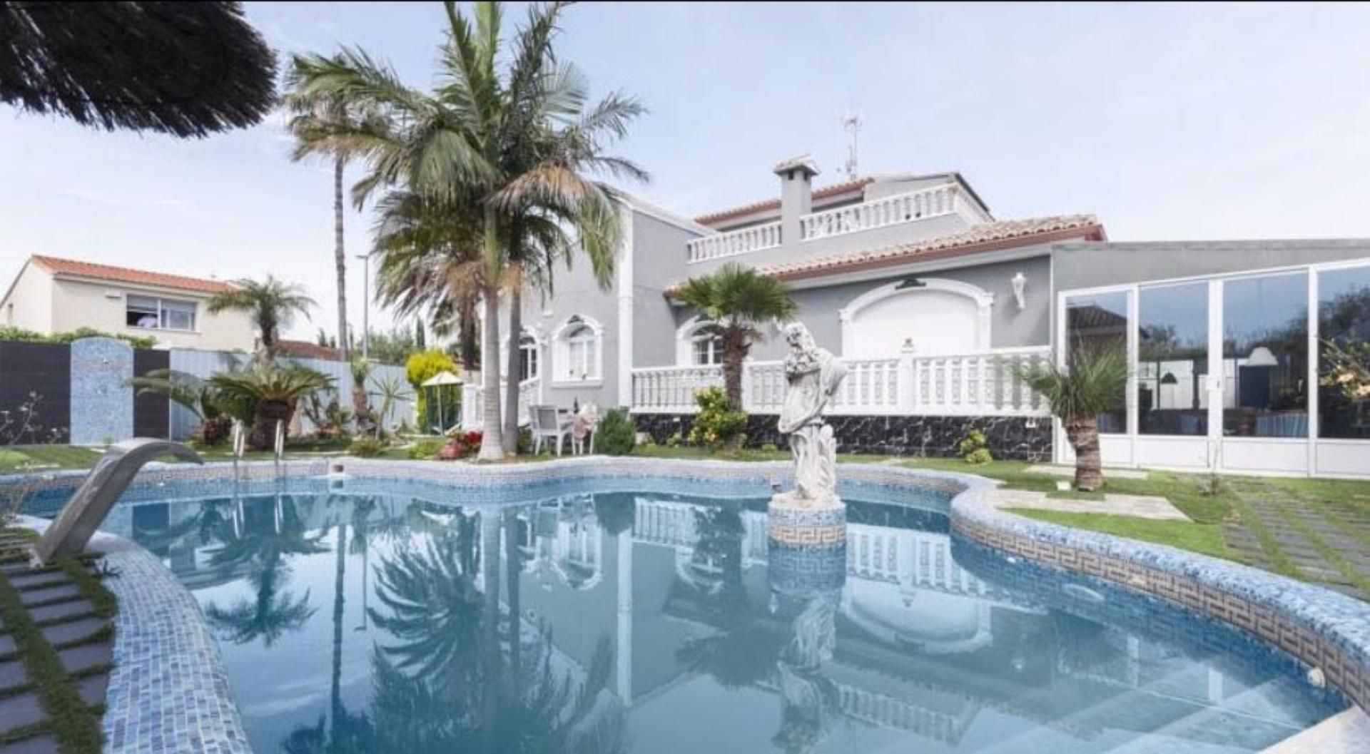 Piscina de Casa o chalet en venta en Gandia con Aire acondicionado, Calefacción y Jardín privado