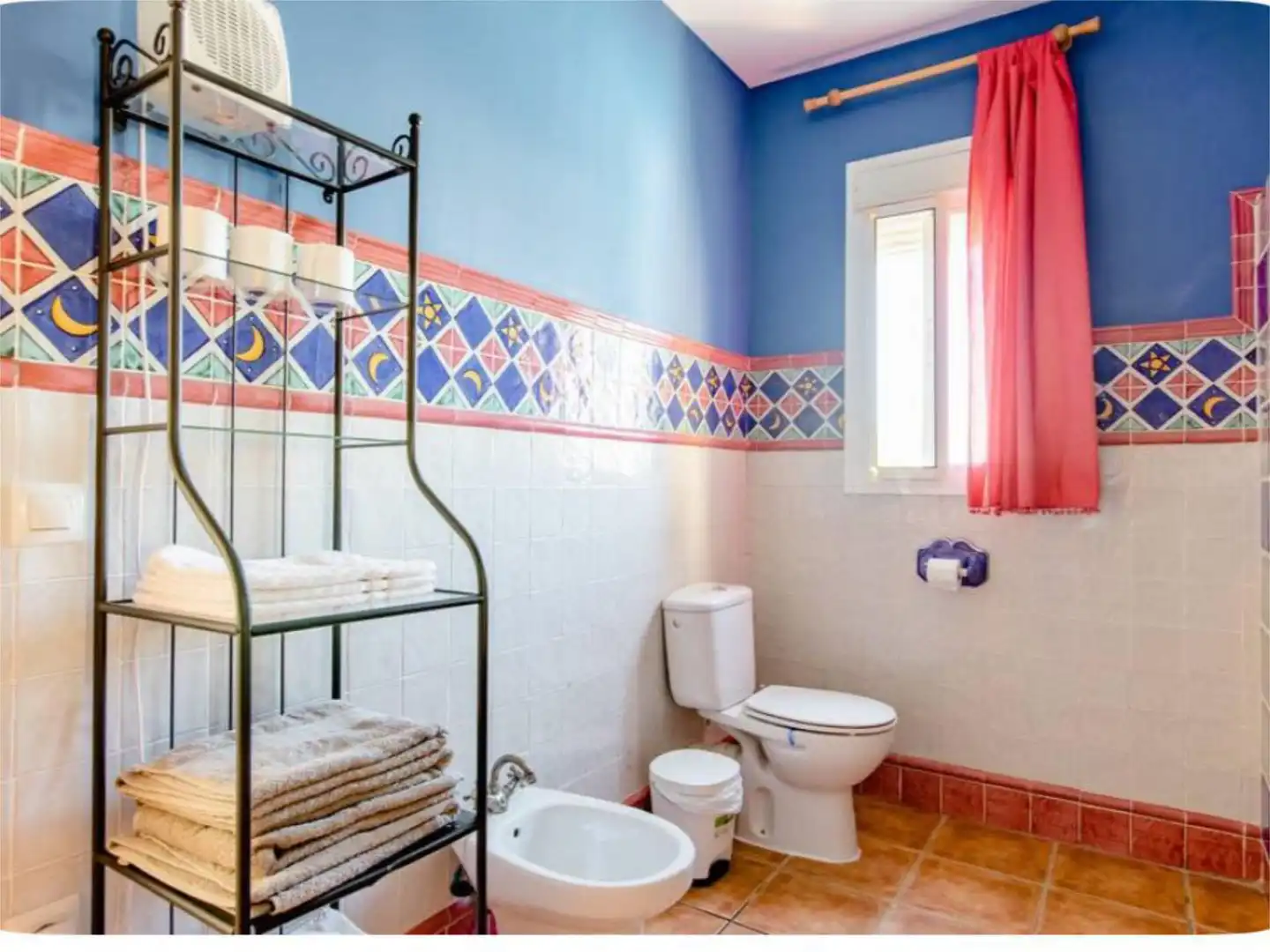 Houses for rent in Calle Granada, 4, Valencina de la Concepción Bathroom of Houses for rent in Valencina de la Concepción with Air Conditioner, Swimming Pool and Balcony