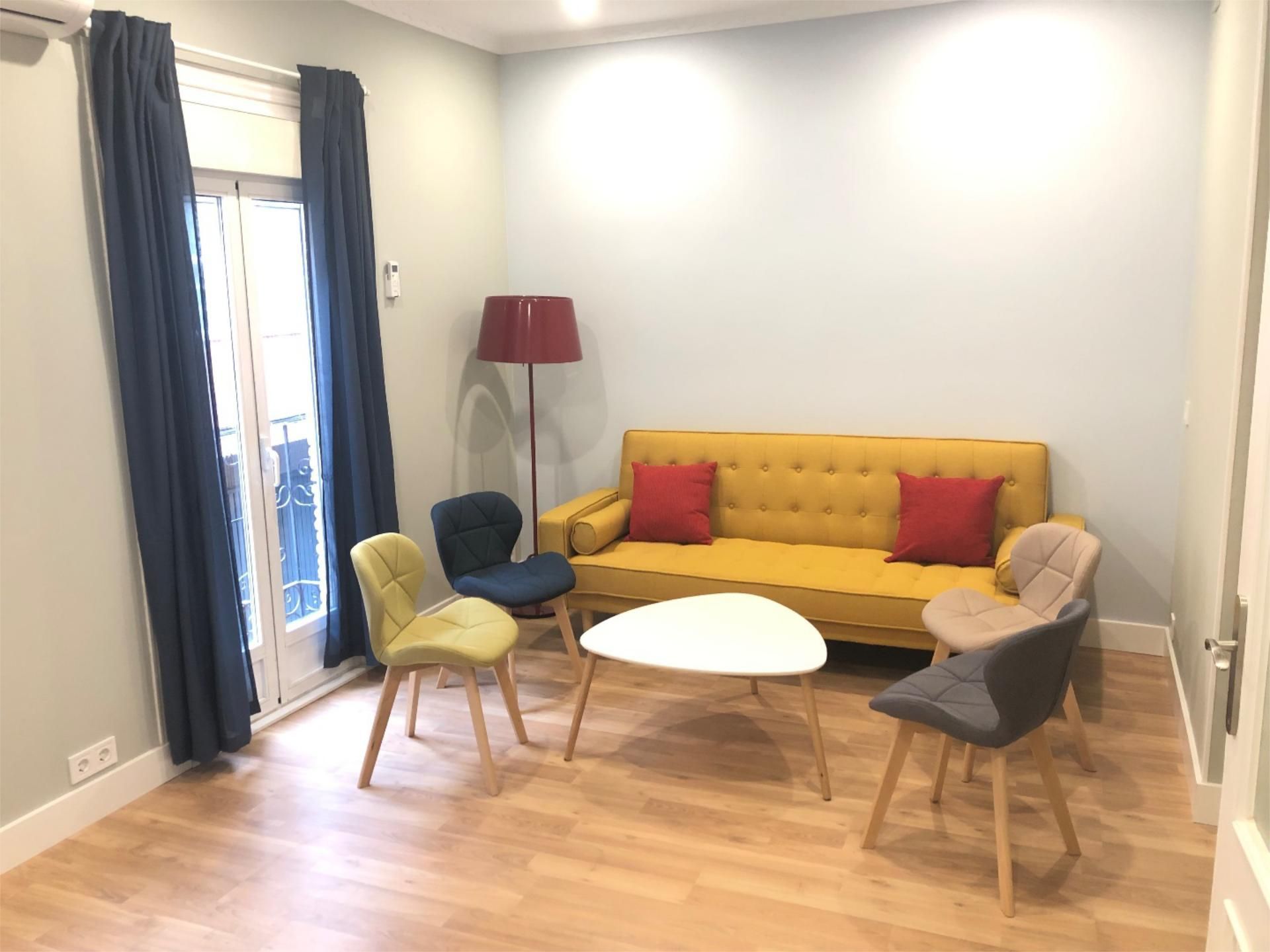 Living room of Flat for sale in  Madrid Capital  with Air Conditioner, Heating and Parquet flooring