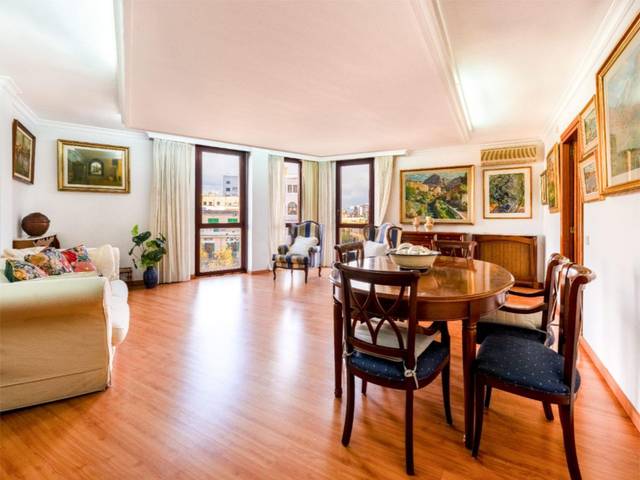 Piso en Venta en Avinguda del Gran i General Consell, 9 en El Mercat