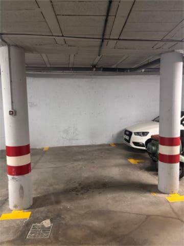 Garaje en Alquiler en Triana Casco Antiguo