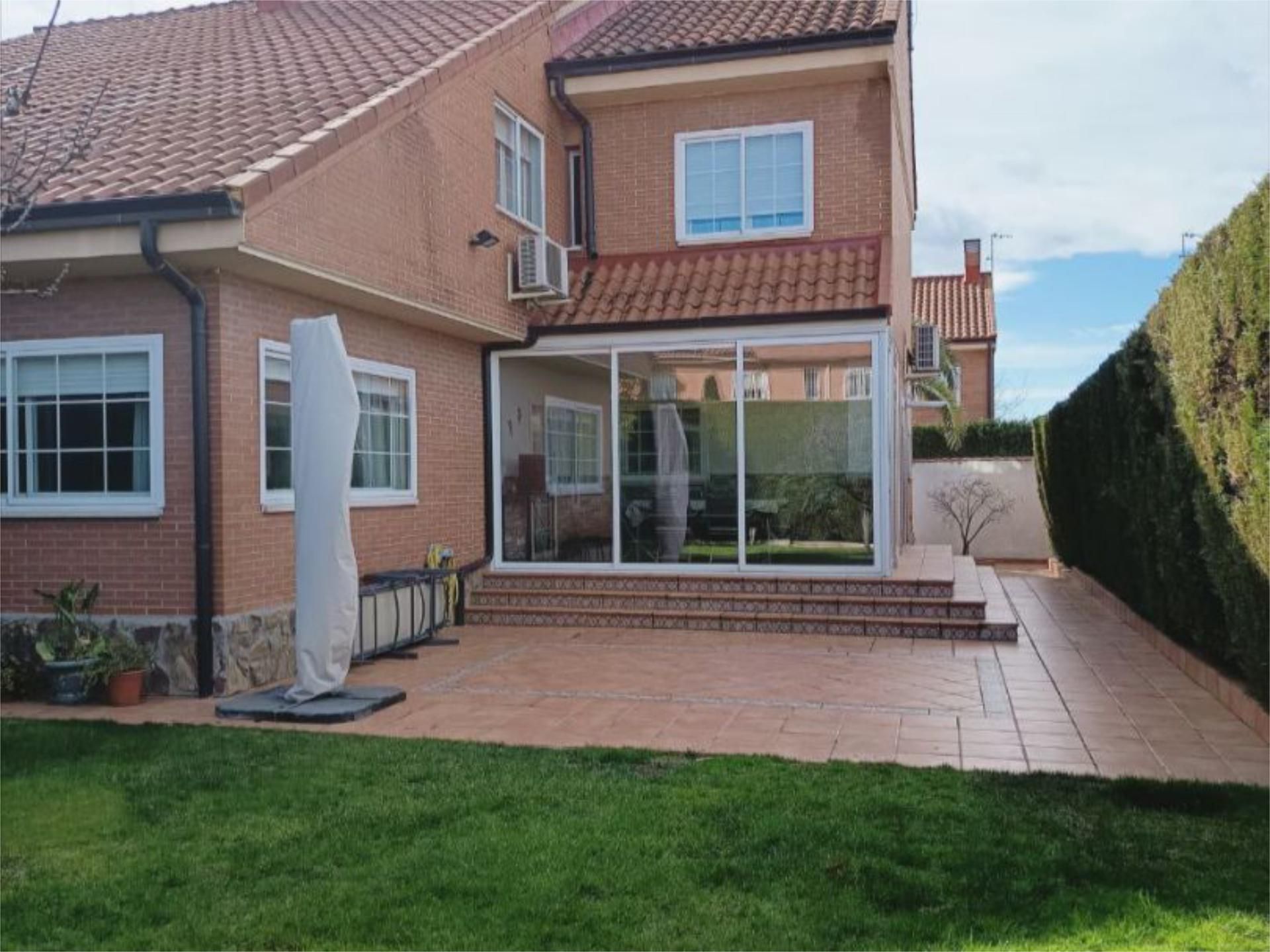 Jardí de Casa o xalet en venda en Rivas-Vaciamadrid amb Aire condicionat, Calefacció i Jardí privat