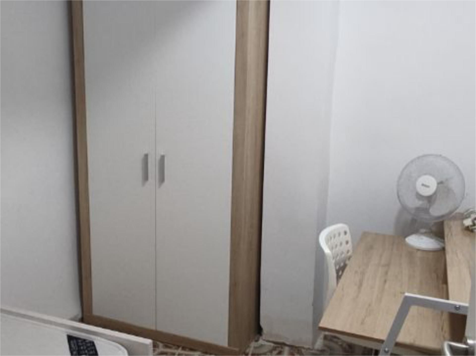 Habitación de Piso para compartir en Benidorm con Aire acondicionado, Terraza y Amueblado