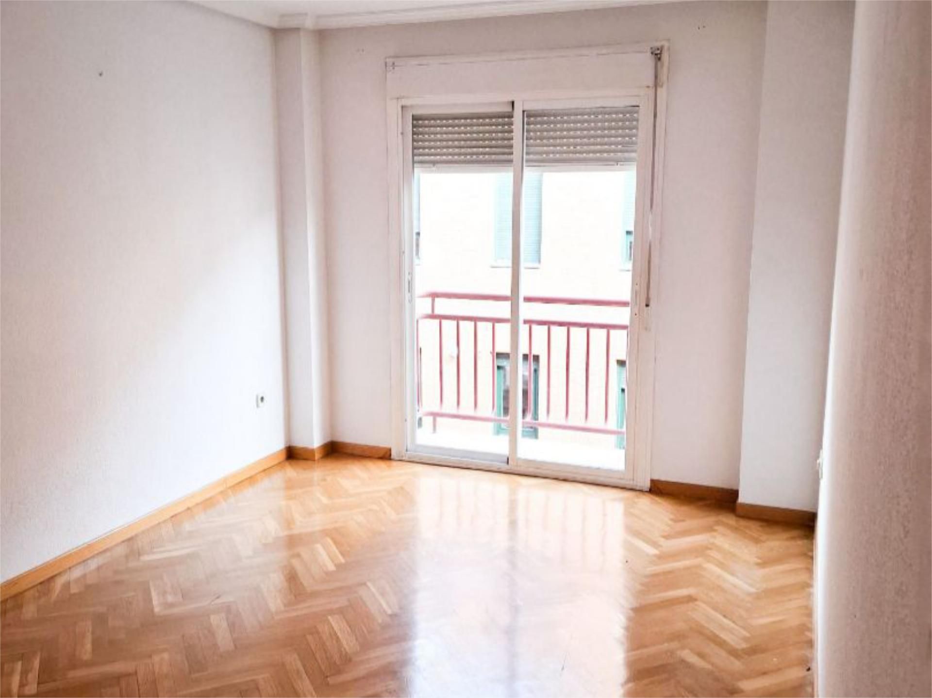 Pis de lloguer a Calle de Molina, 25, Almenara -Ventilla