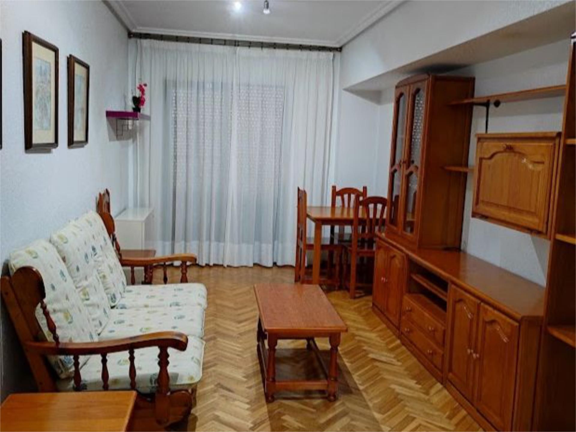Apartamento de alquiler en Calle Cervantes, Universidad - Tenerías Habitación de Apartamento de alquiler en Salamanca Capital con Calefacción, Parquet y Amueblado