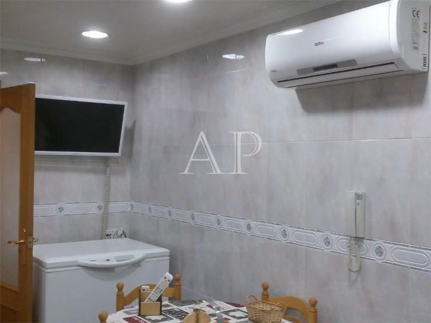 Piso en venta en Carrer Jeremias Pastor Perez, 1, San Crispín Baño de Piso en venta en Elche / Elx con Aire acondicionado, Trastero y Amueblado