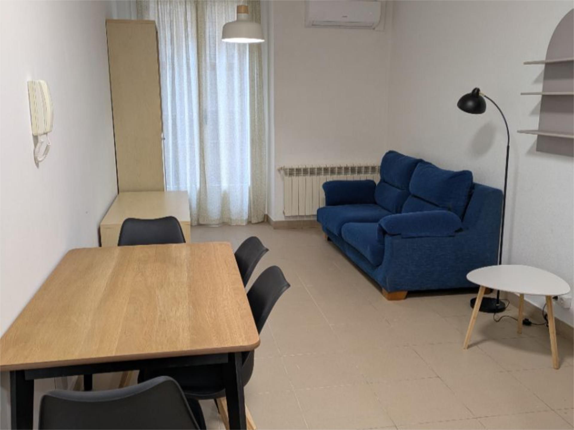 Flat for rent in Calle el Collado, 10, Centro