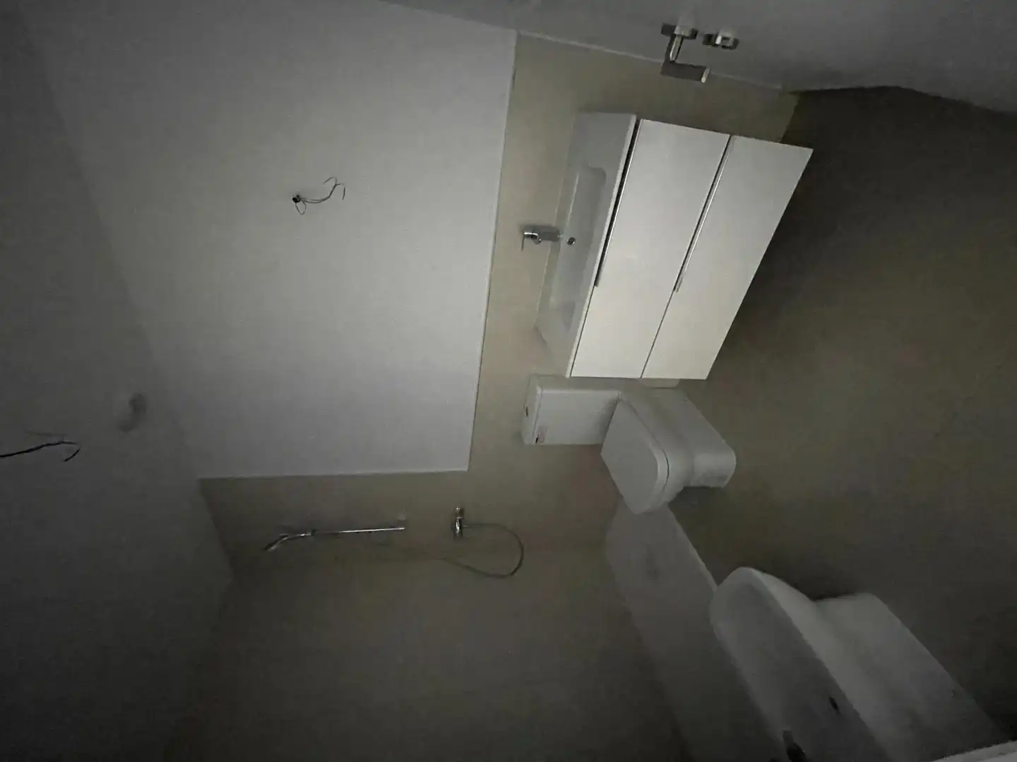 Badezimmer von Wohnung zum Verkauf in Tomares mit Klimaanlage, Heizung und Privatgarten