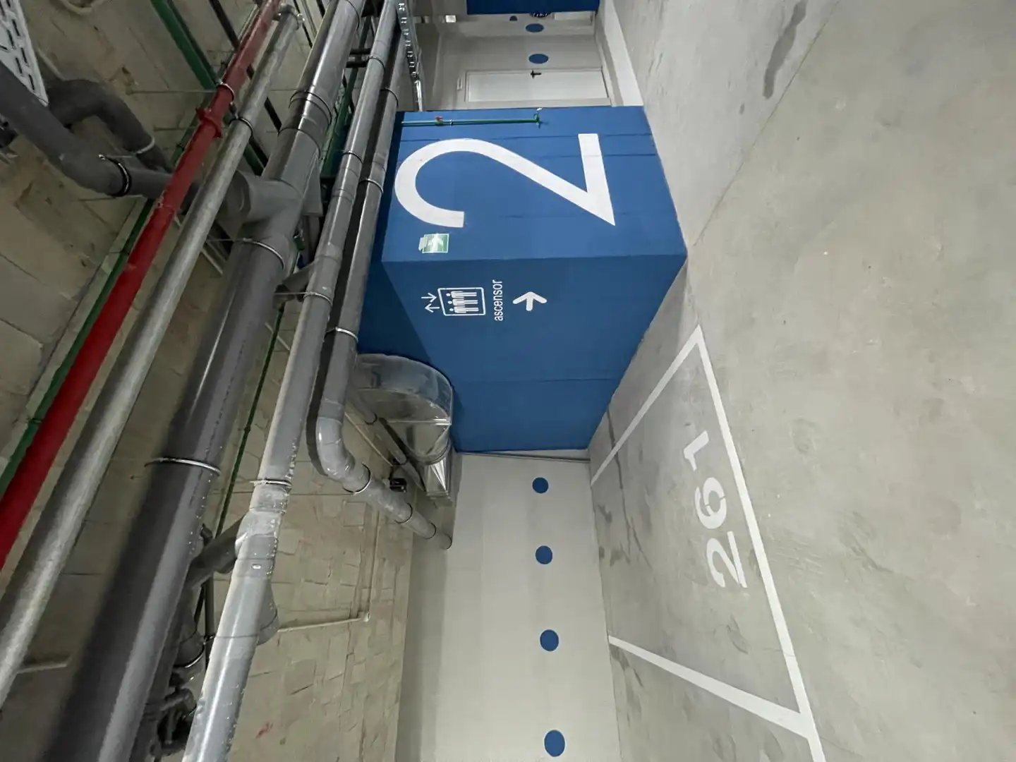 Parkplatz von Wohnung zum Verkauf in Tomares mit Klimaanlage, Heizung und Privatgarten