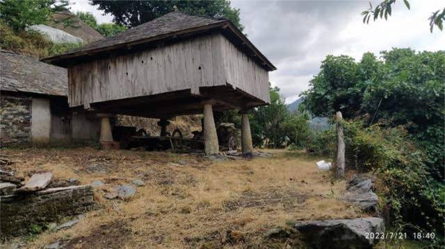 Casa-chalet en Venta en Cervantes