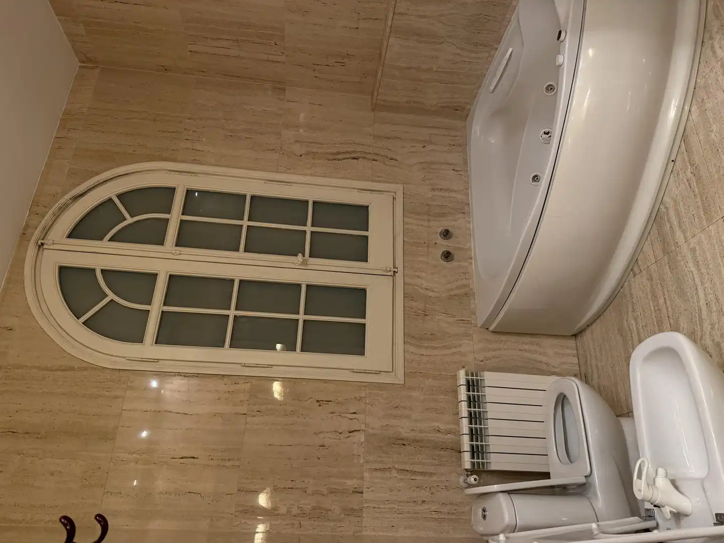 Room in Carrer de Provença, 255, Dreta de l'Eixample Bathroom of Flat for share in Barcelona with Air Conditioner, Heating and Parquet flooring