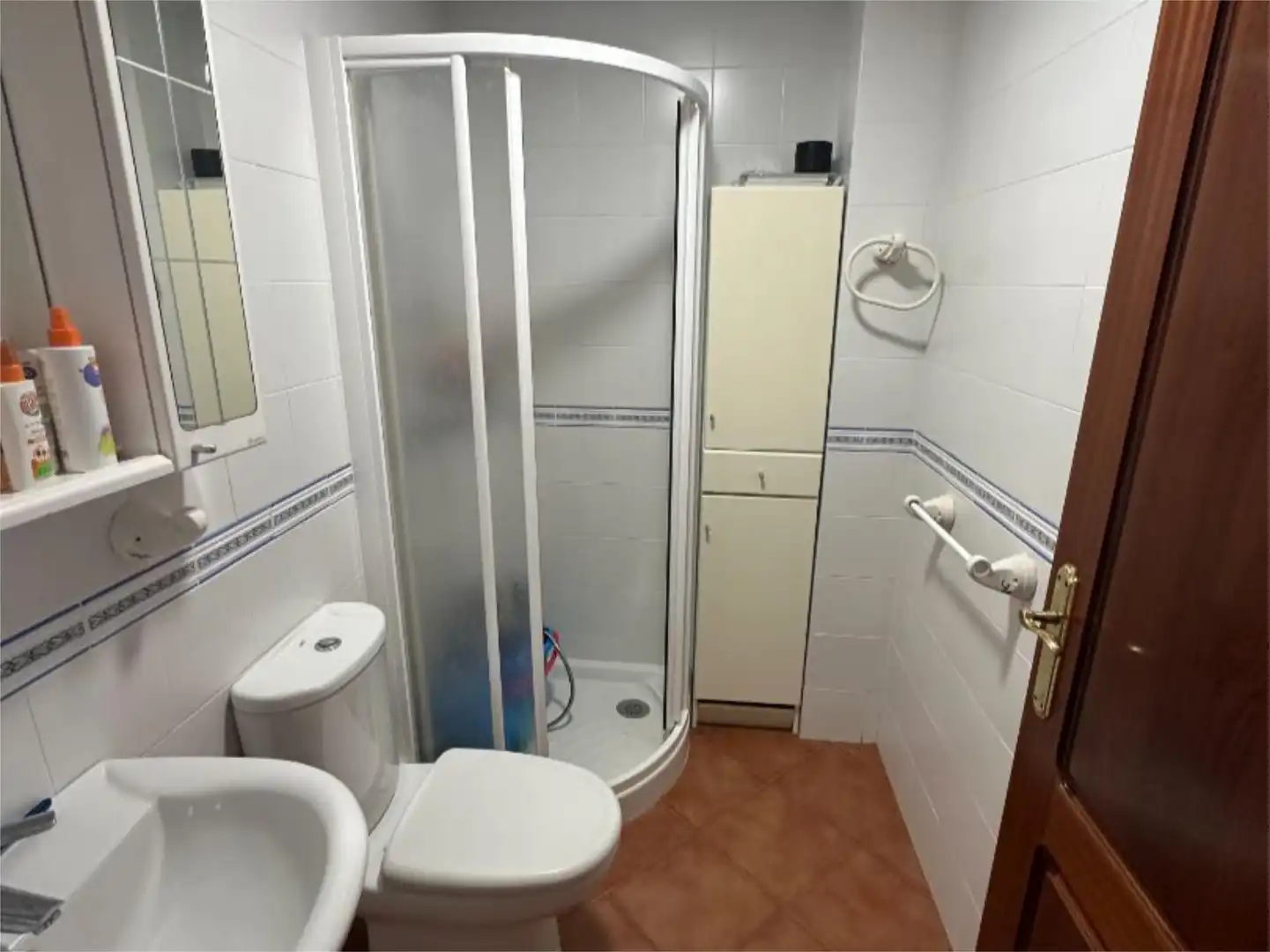 Wohnung zum Verkauf in Sector C, 53, Centro - Torre de la Higuera Badezimmer von Wohnung zum Verkauf in Almonte mit Klimaanlage, Heizung und Terrasse