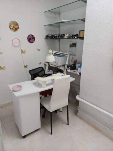 Local comercial en Alquiler en Levante Alto