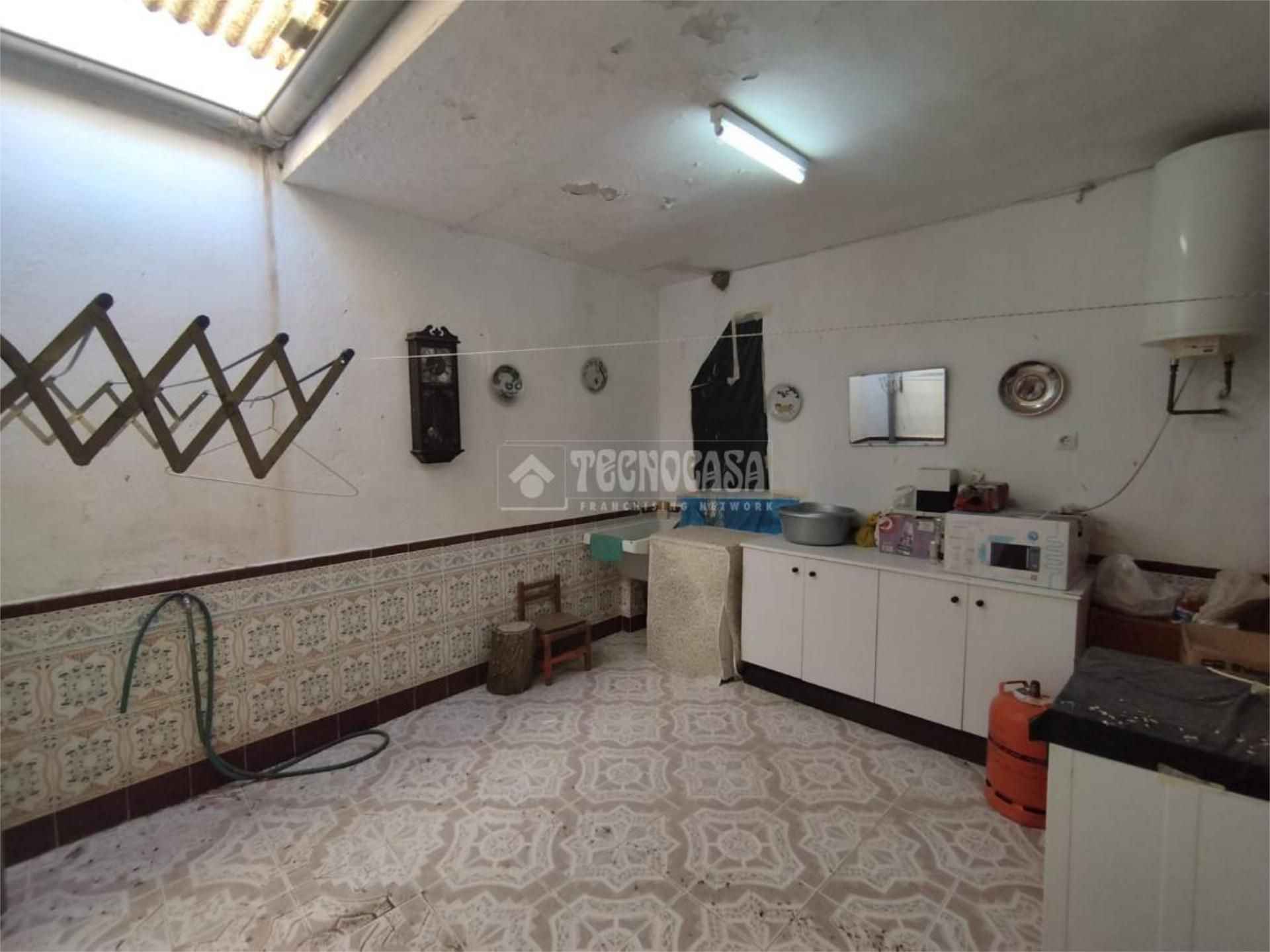 Casa adosada en venda en Torreblascopedro amb Aire condicionat, Moblat i Balcó