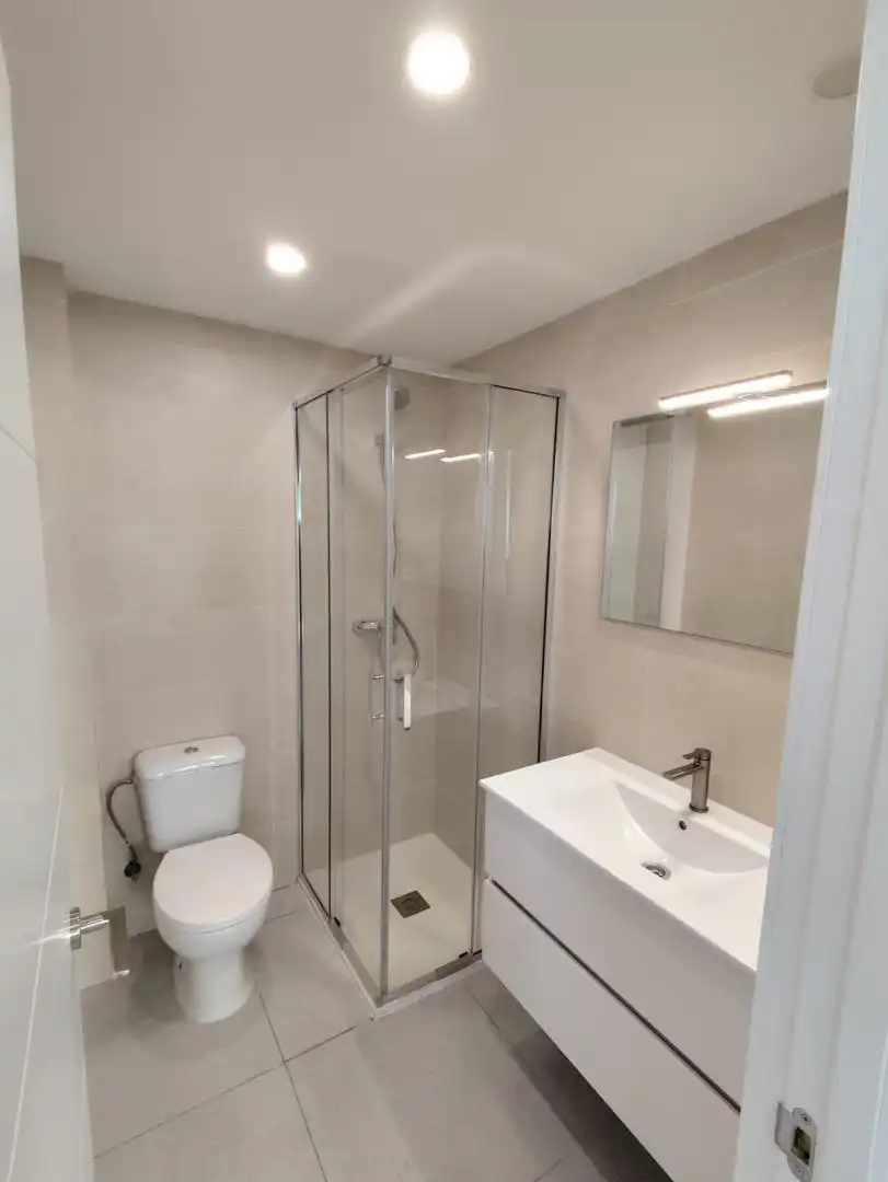 Flat for rent in Calle Federico García Lorca, 37, Los Árboles Bathroom of Flat for rent in Mijas with Air Conditioner, Storage room and Swimming Pool