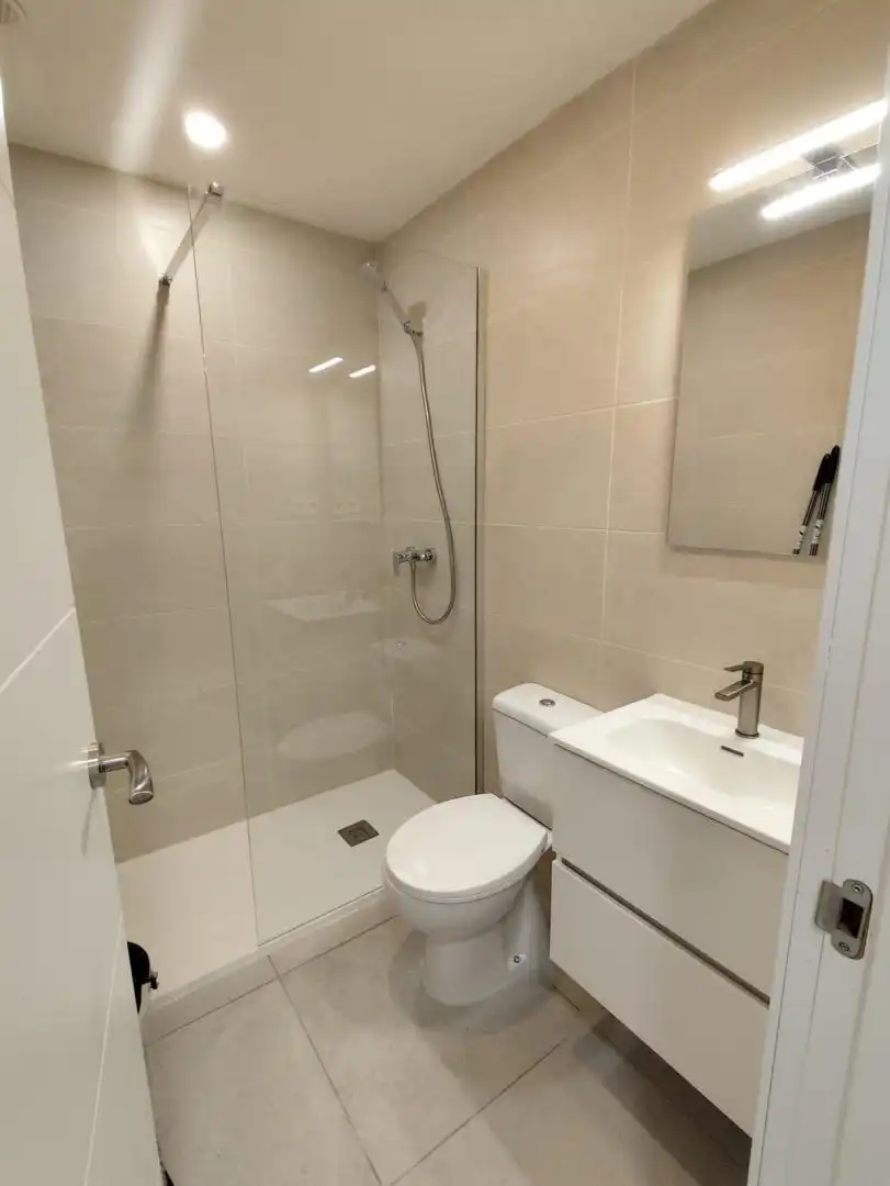 Flat for rent in Calle Federico García Lorca, 37, Los Árboles Bathroom of Flat for rent in Mijas with Air Conditioner, Storage room and Swimming Pool
