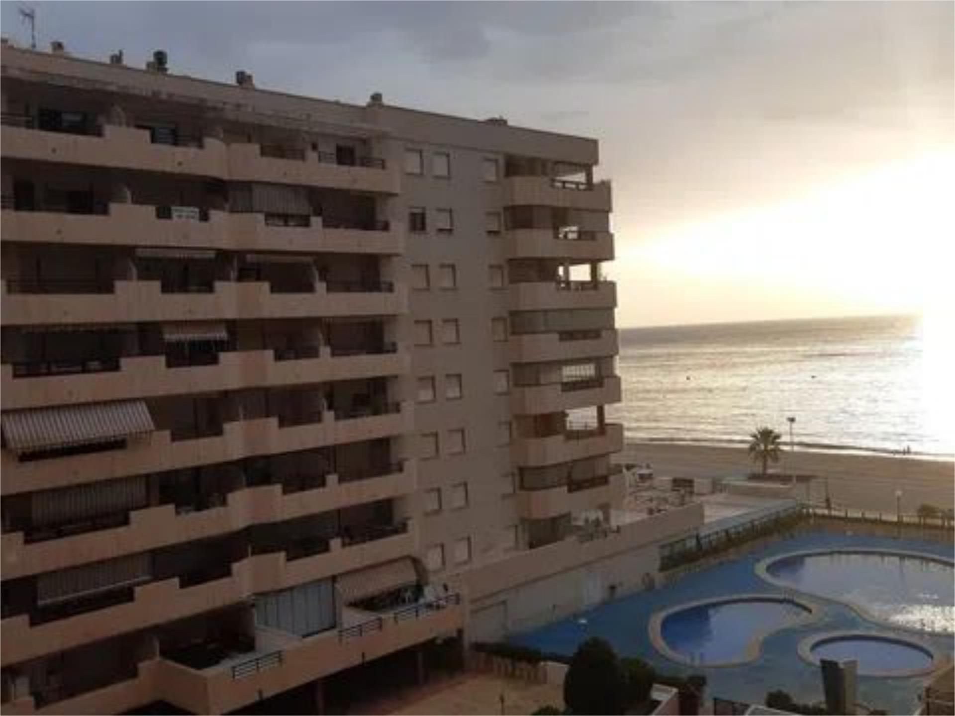 Dormitori de Apartament per a compartir en Calpe / Calp amb Aire condicionat, Calefacció i Jardí privat