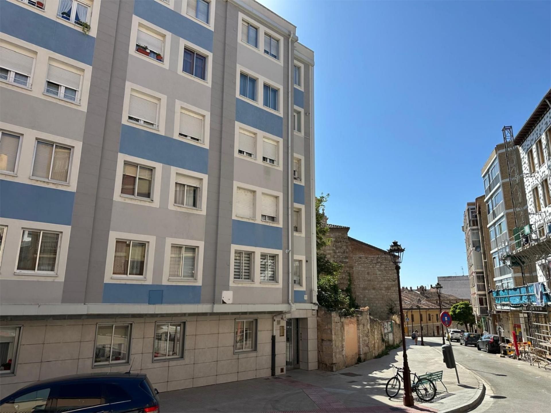 Piso en venta en Calle Emperador, 7, San Pedro de la Fuente Vista exterior de Piso en venta en Burgos Capital