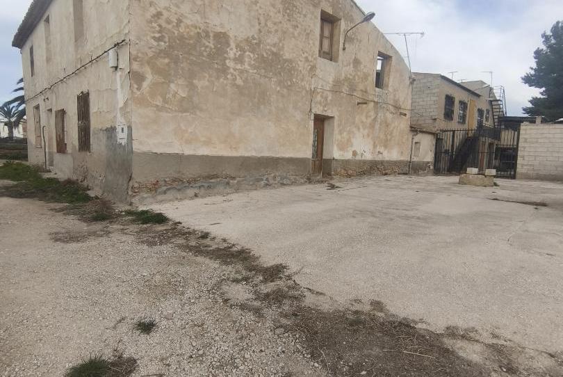 House or chalet for sale in Calle Margen, 87, Abanilla, Murcia - image 1 Photo 1 of House or chalet for sale in Calle Margen, 87, Abanilla, Murcia