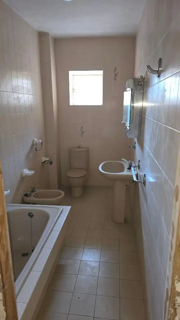 Einfamilien-Reihenhaus zum Verkauf in Rúa Rosalia de Castro, 27, Cee Badezimmer von Einfamilien-Reihenhaus zum Verkauf in Cee mit Balkon