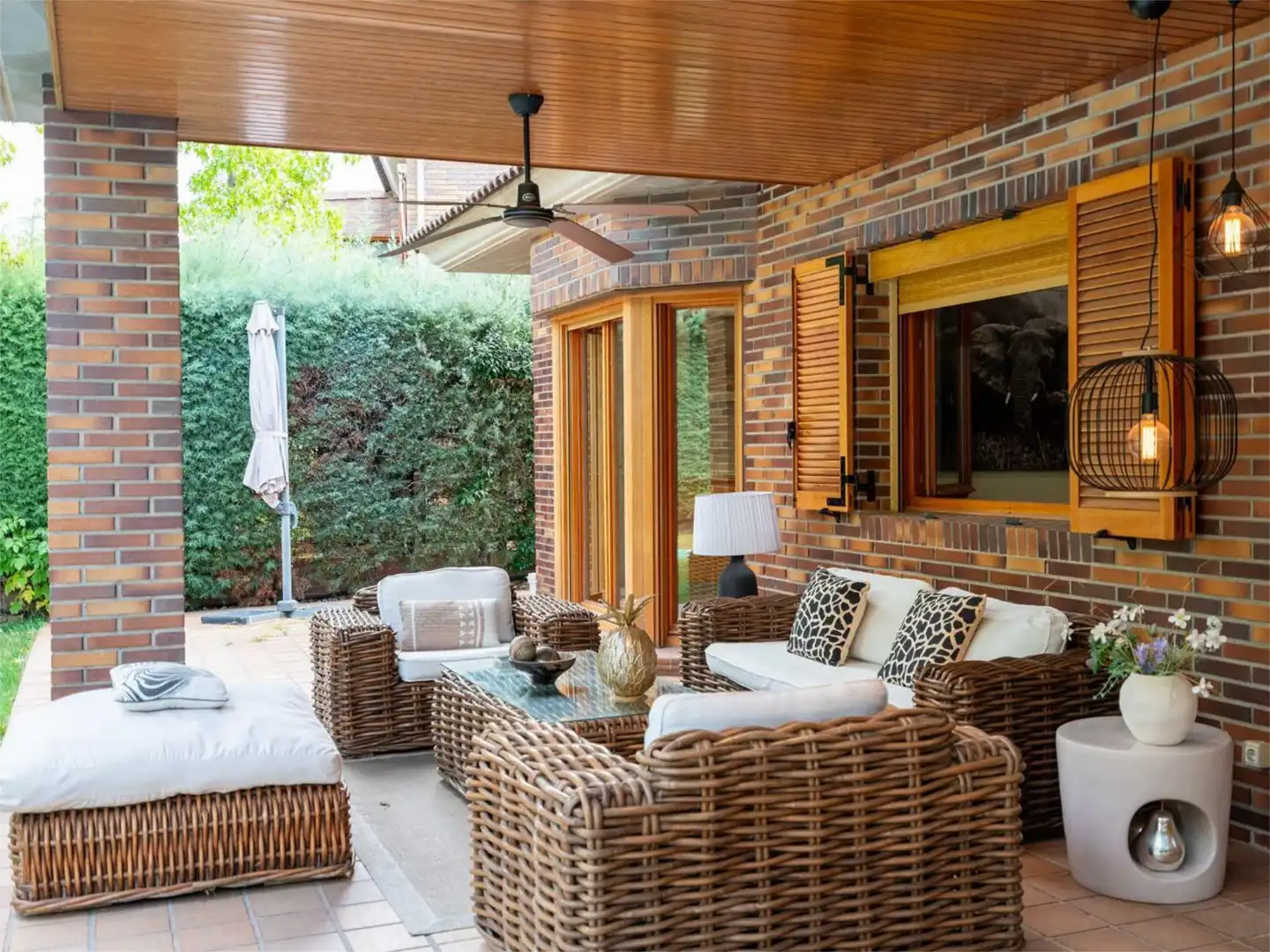 Wohnung zum Verkauf in El Cantizal Terrasse von Wohnung zum Verkauf in Las Rozas de Madrid mit Klimaanlage, Heizung und Privatgarten