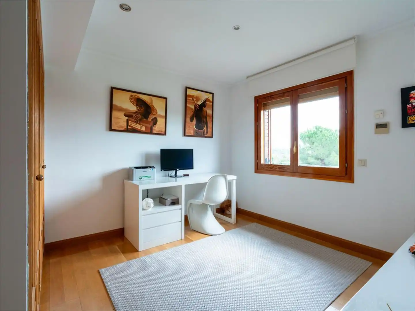 Wohnung zum Verkauf in El Cantizal Schlafzimmer von Wohnung zum Verkauf in Las Rozas de Madrid mit Klimaanlage, Heizung und Privatgarten