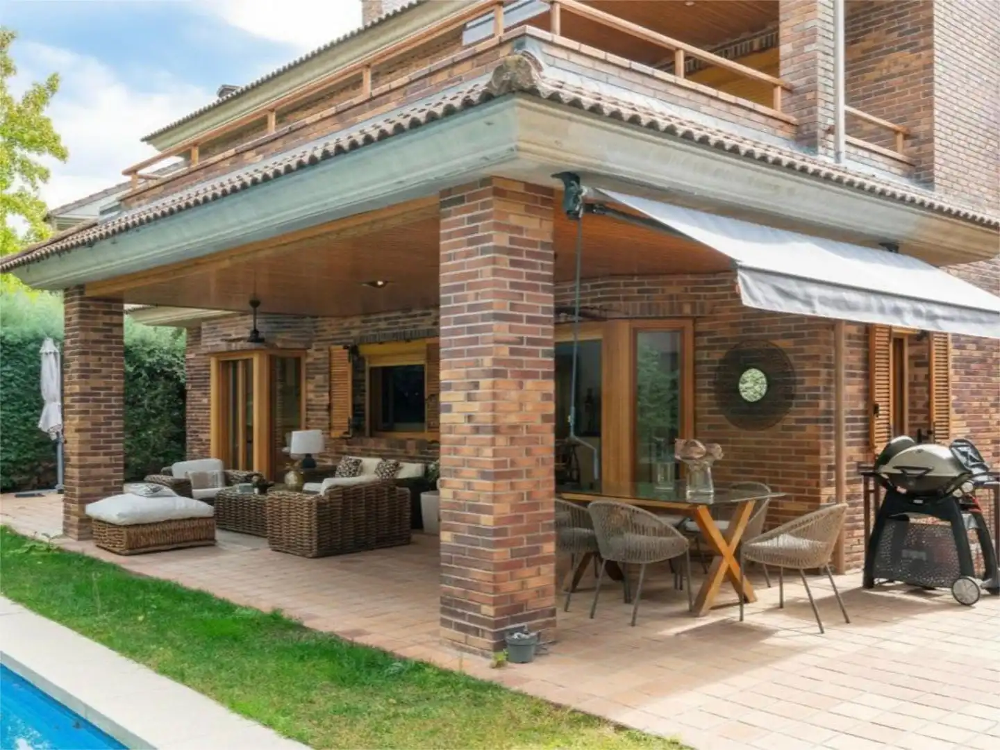 Wohnung zum Verkauf in El Cantizal Terrasse von Wohnung zum Verkauf in Las Rozas de Madrid mit Klimaanlage, Heizung und Privatgarten