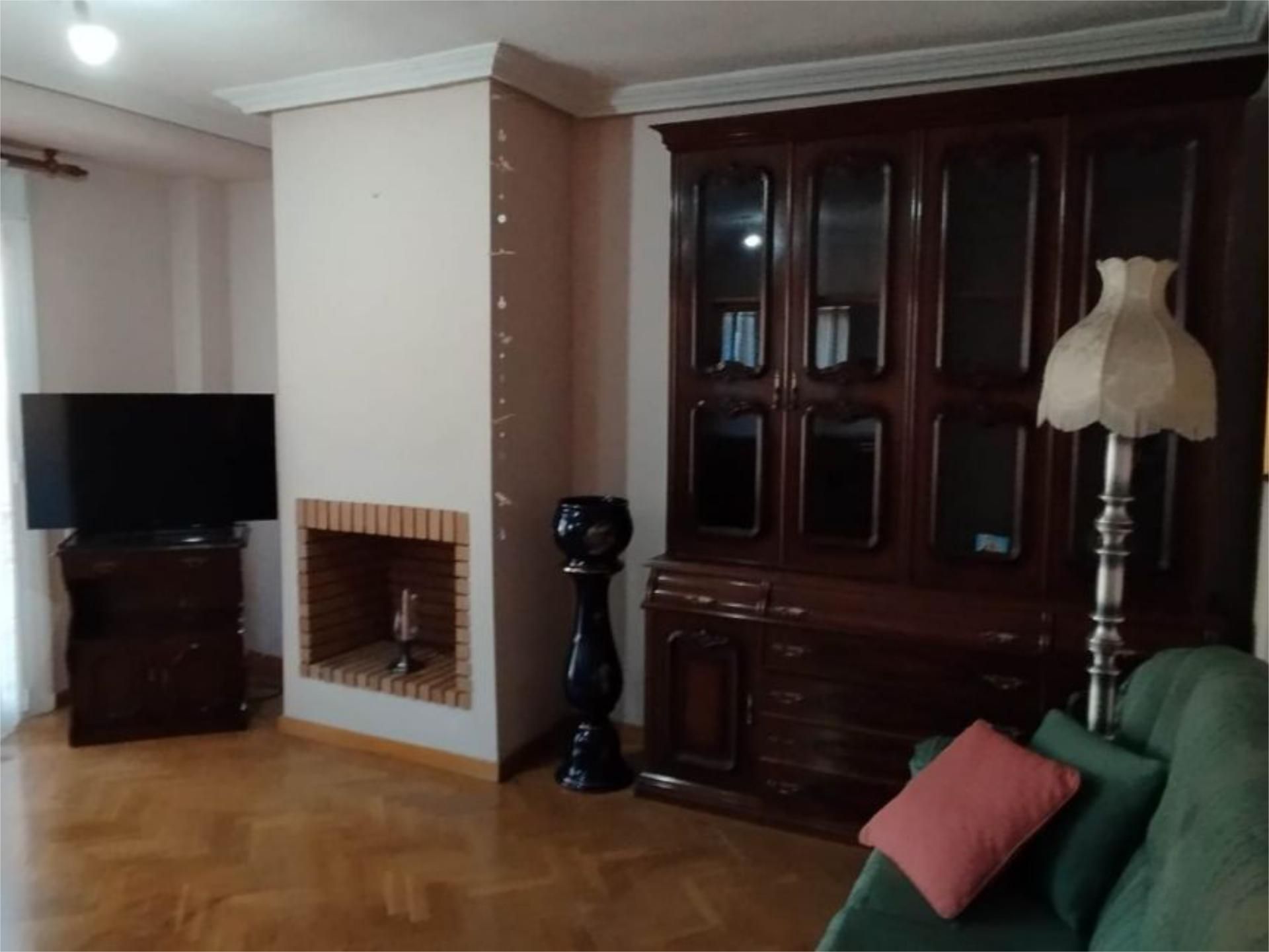 Sala d'estar de Pis en venda en Alcorcón amb Calefacció, Parquet i Terrassa