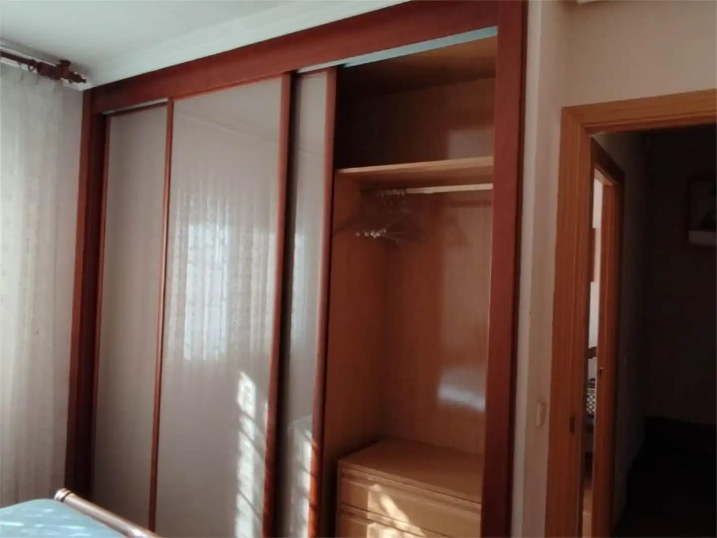 Casa o chalet en venta en Calle los Nardos, 25, Valderas - Los Castillos Habitación de Casa o chalet en venta en Alcorcón con Calefacción, Parquet y Terraza