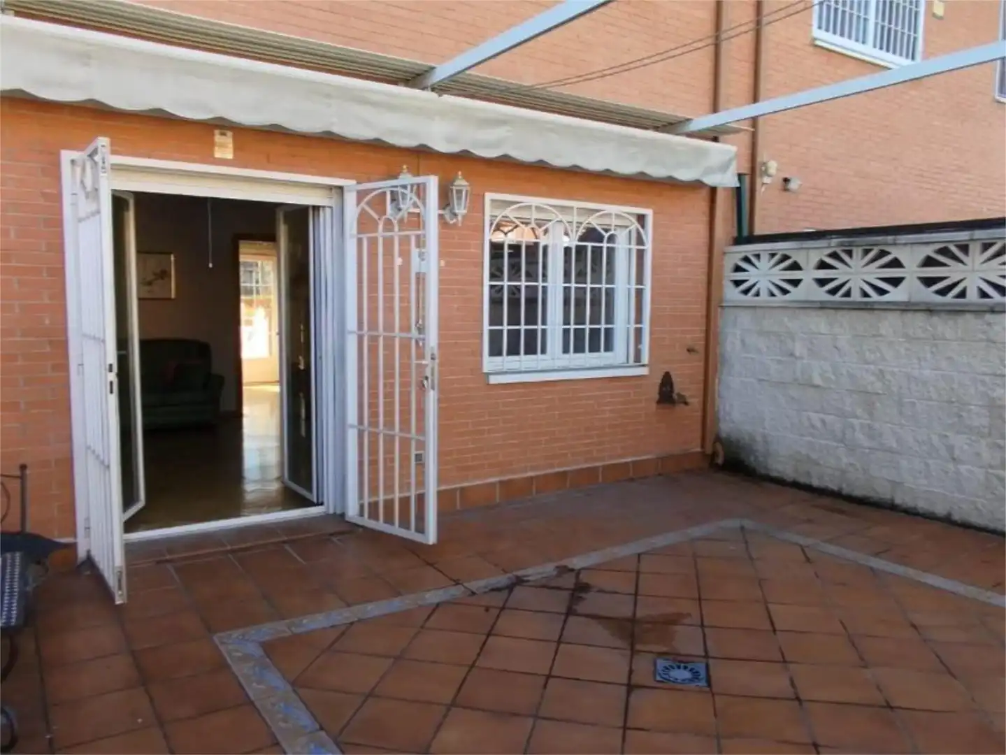 Casa o chalet en venta en Calle los Nardos, 25, Valderas - Los Castillos Terraza de Casa o chalet en venta en Alcorcón con Calefacción, Parquet y Terraza