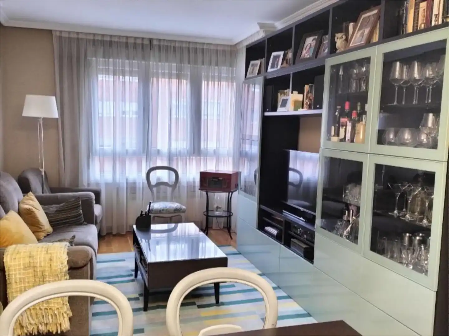 Living room of Flat for sale in Valladolid  with Heating, Private garden and Parquet flooring