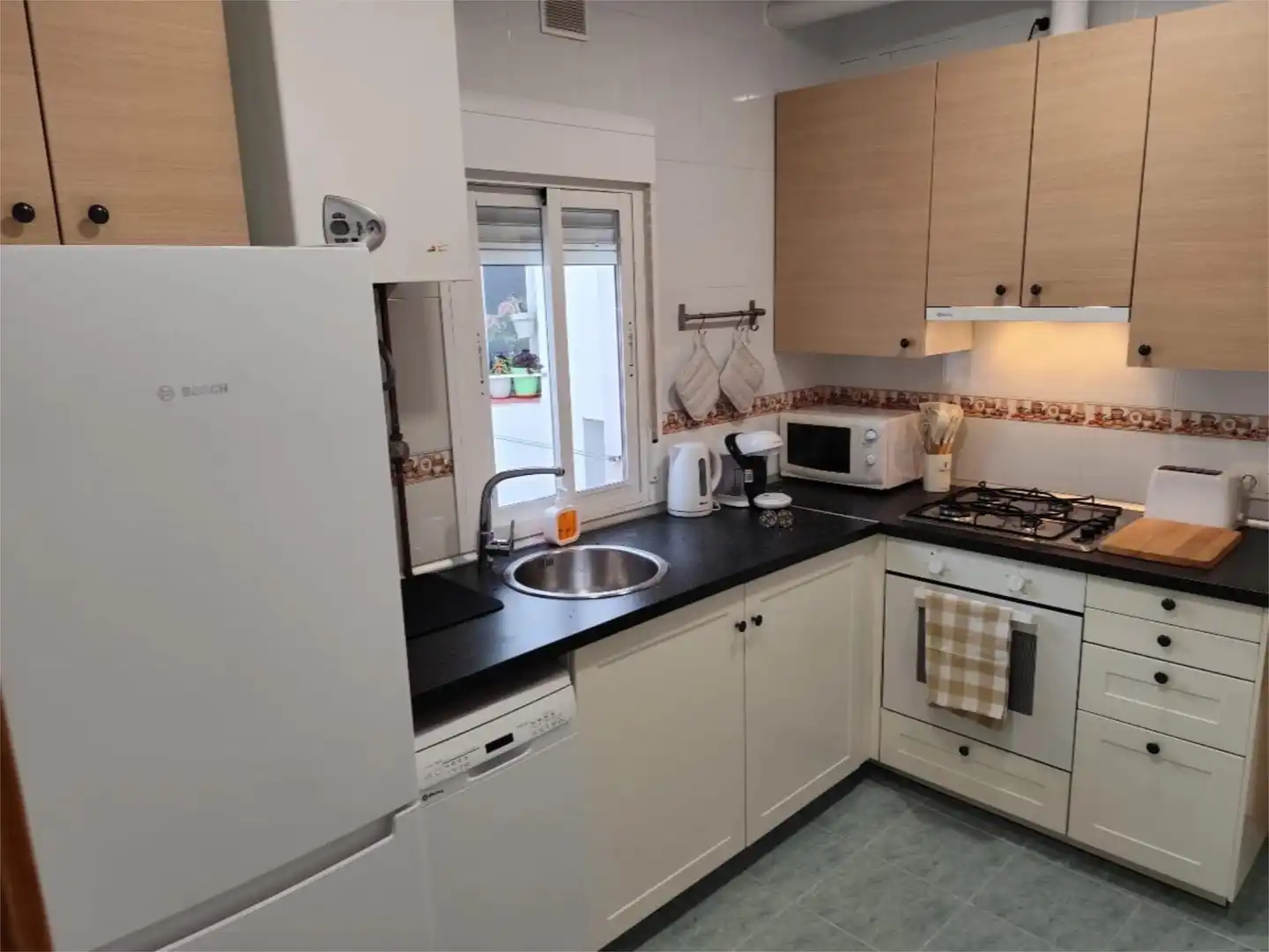 Flat for sale in Calle de Ramón Azorín, 32, Los Cármenes Kitchen of Flat for sale in Madrid Capital with Air Conditioner