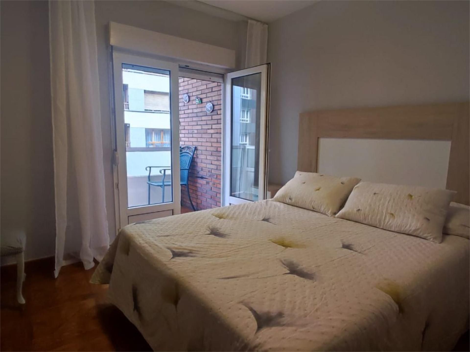 Piso de alquiler en Calle Menéndez Pelayo, 7, La Arena Habitación de Piso de alquiler en Gijón con Calefacción, Parquet y Terraza