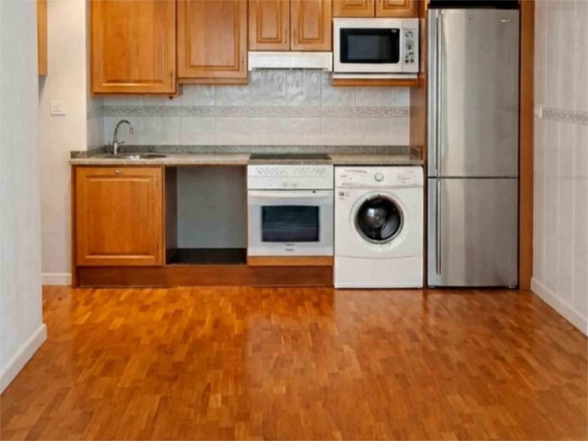 Piso en venta en Calle del Río Eo, 6, Pumarín Cocina de Piso en venta en Gijón con Calefacción, Parquet y Trastero