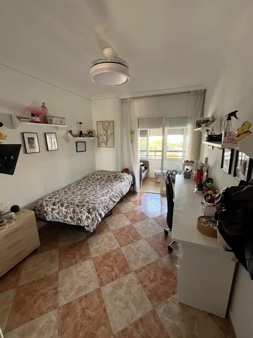Flat for sale in Calle Guillermo Carrera Rubio, 12, Los Guindos - Parque Mediterráneo - Santa Paula Bedroom of Flat for sale in Málaga with Air Conditioner, Private garden and Terrace