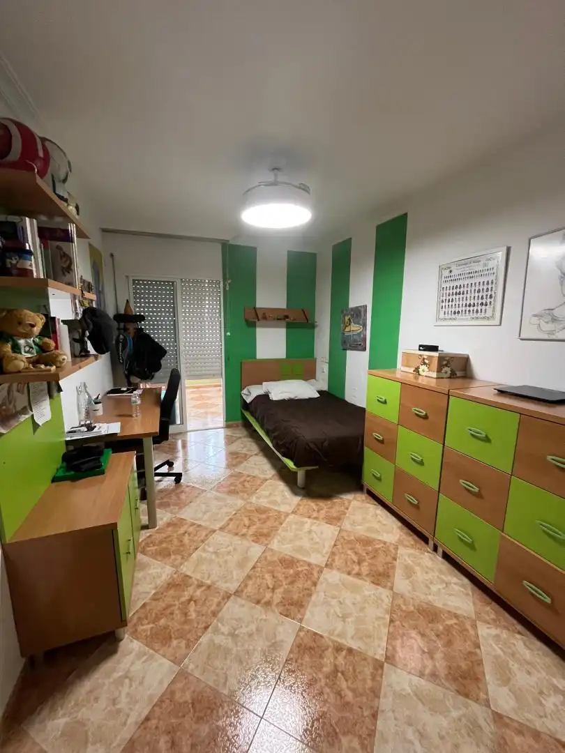 Flat for sale in Calle Guillermo Carrera Rubio, 12, Los Guindos - Parque Mediterráneo - Santa Paula Bedroom of Flat for sale in Málaga with Air Conditioner, Private garden and Terrace