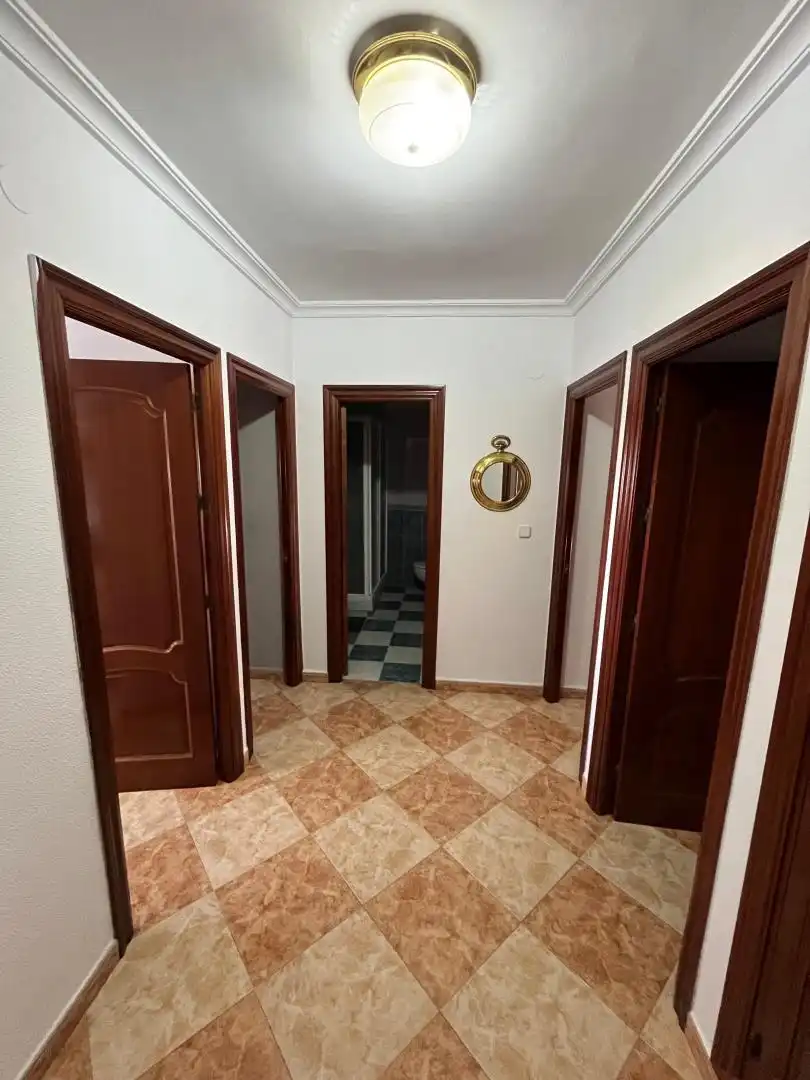 Flat for sale in Calle Guillermo Carrera Rubio, 12, Los Guindos - Parque Mediterráneo - Santa Paula Flat for sale in Málaga with Air Conditioner, Private garden and Terrace