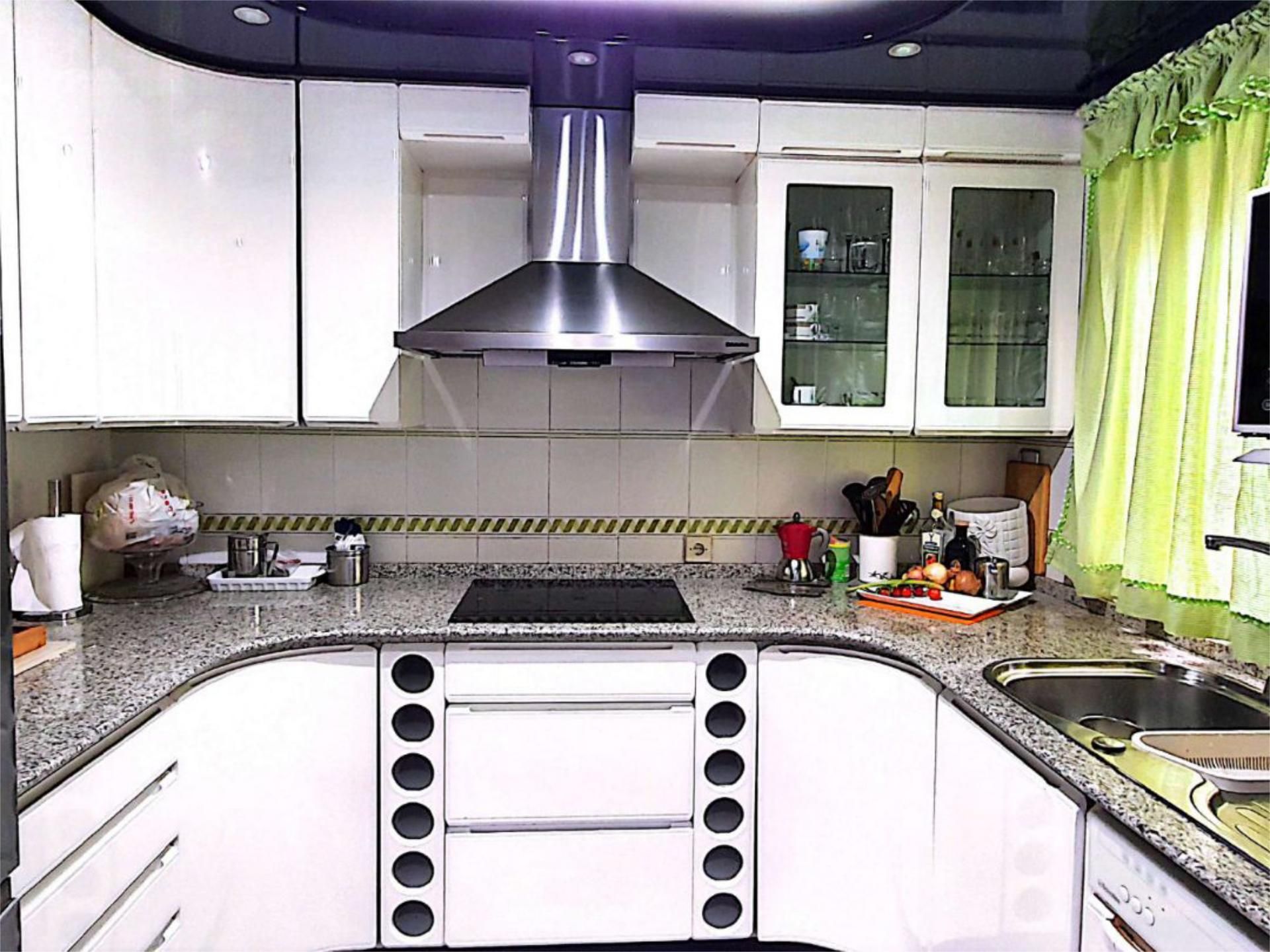 Kitchen of Flat for sale in  Sevilla Capital  with Private garden, Terrace and Swimming Pool