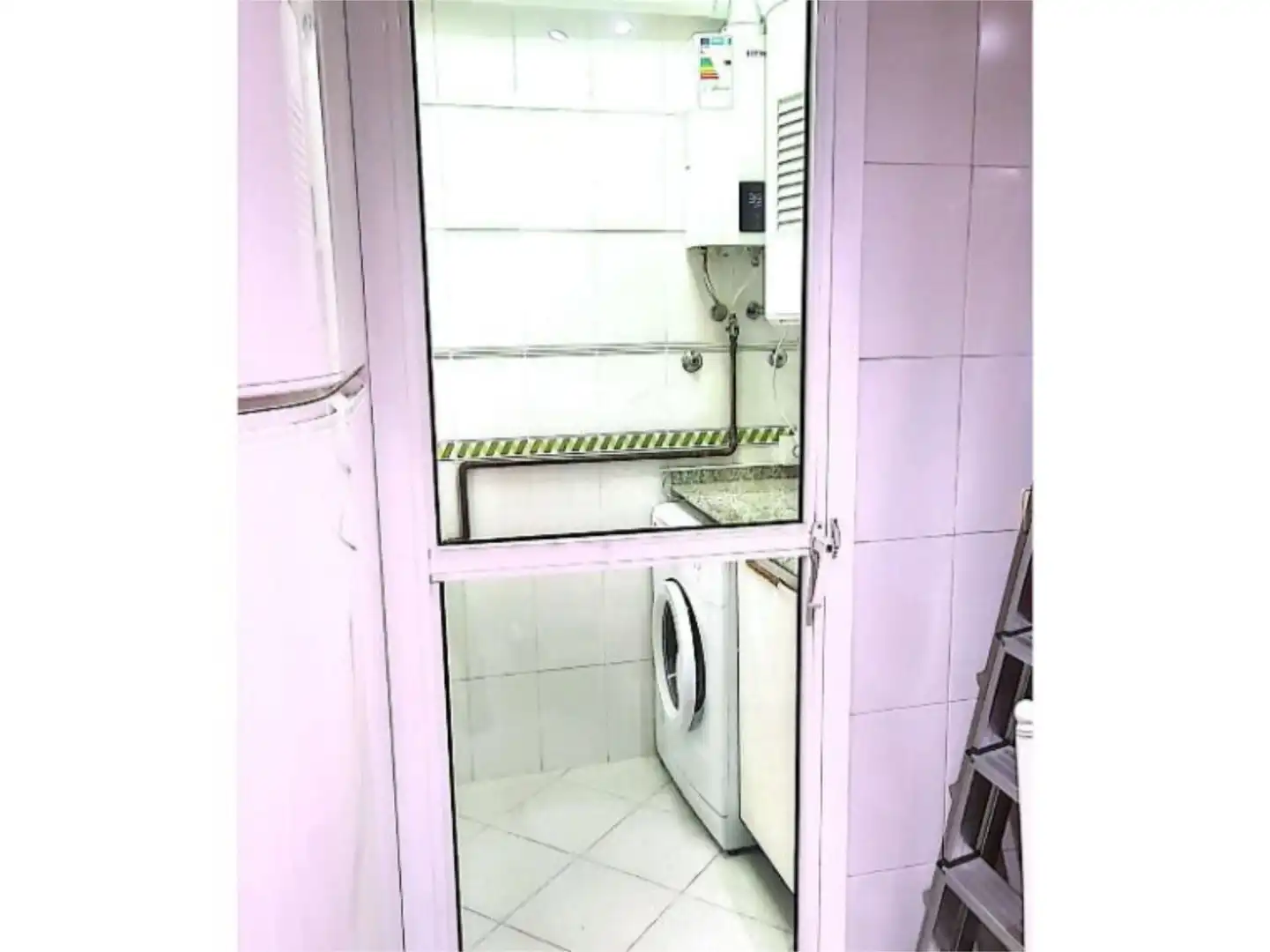 Piso en venta en Avenida de las Ciencias, 33, Colores - Entreparques Baño de Piso en venta en Sevilla con Jardín privado, Terraza y Piscina