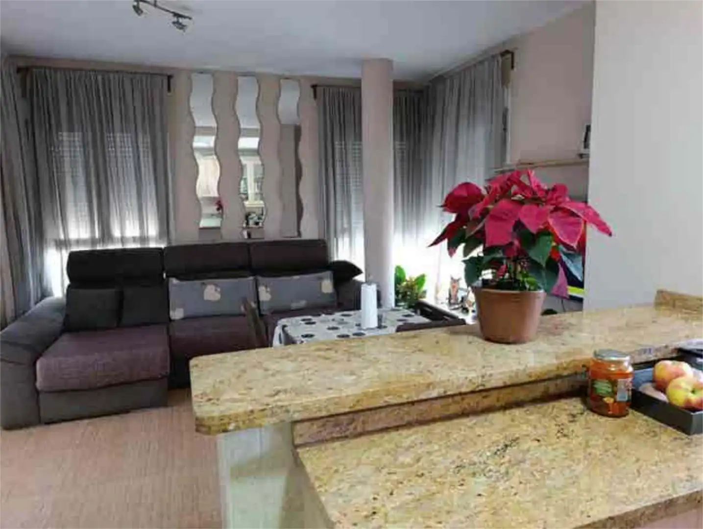 Dachboden zum Verkauf in Piedras Redondas - Torrecárdenas Wohnzimmer von Dachboden zum Verkauf in Almería mit Terrasse und Möbliert