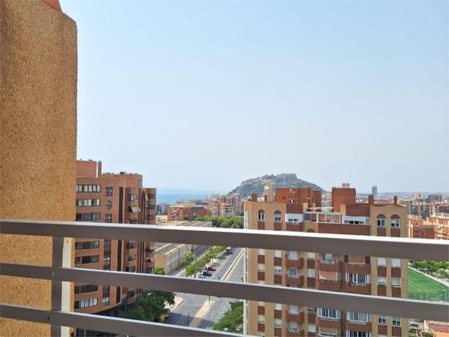 Piso en Venta en Calle Foguerer José Angel Guirao, 5 en Garbinet - Parque de las Avenidas