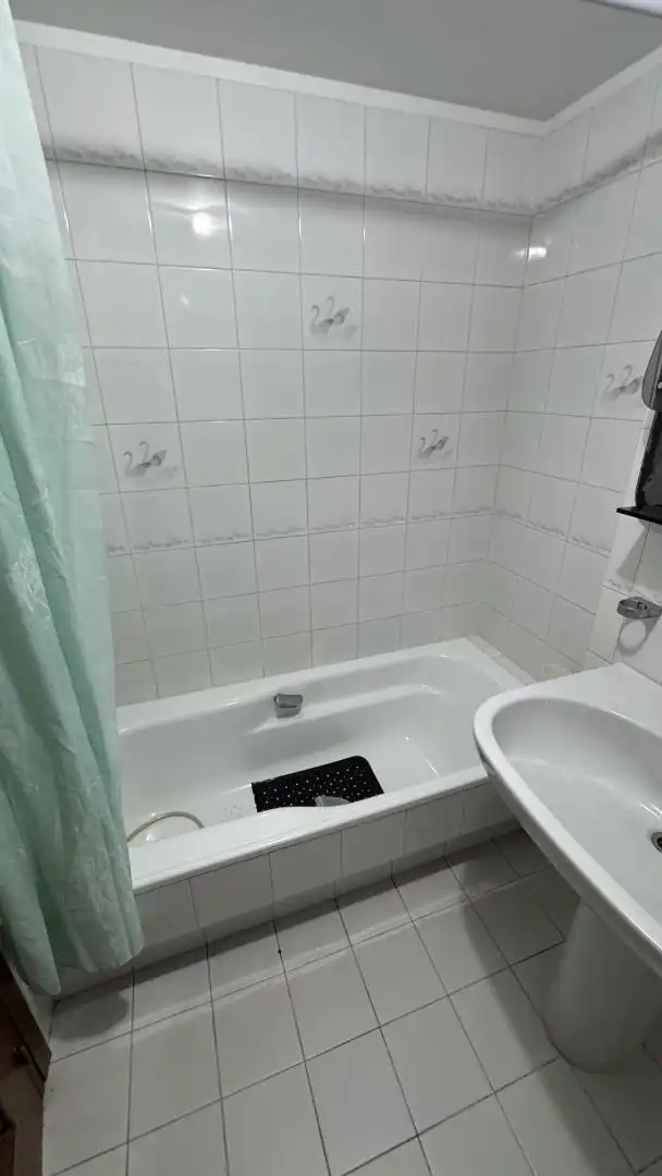 Pis en venda a Rúa Rosalía de Castro, 35, Zona Fernández Ladreda Bany de Pis en venda en Pontevedra Capital amb Calefacció, Jardí privat i Parquet