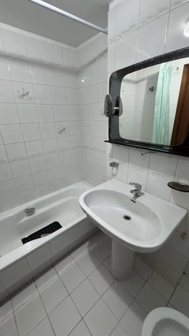 Pis en venda a Rúa Rosalía de Castro, 35, Zona Fernández Ladreda Bany de Pis en venda en Pontevedra Capital amb Calefacció, Jardí privat i Parquet